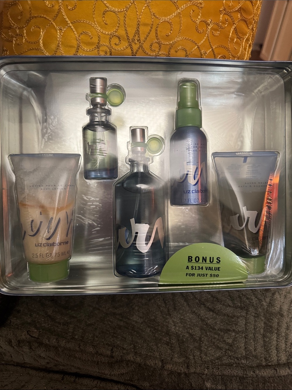 Liz Claiborne Vera Bath & Body Set in Green and Blue Accents